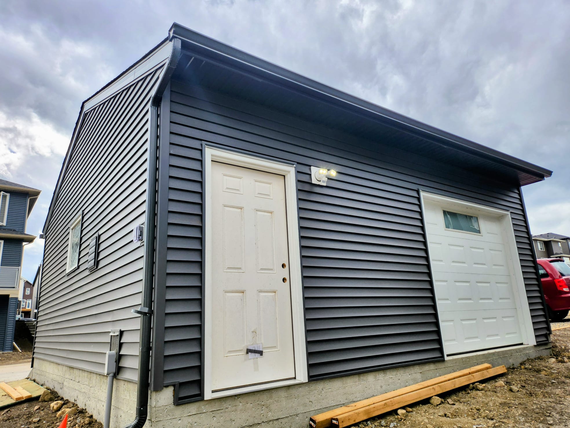 Essential Considerations When Building a Garage – Expert Tips by V AAR Exteriors & Home Improvements Ltd., Leading Garage Builder in Calgary 3 garage builder in Calgary